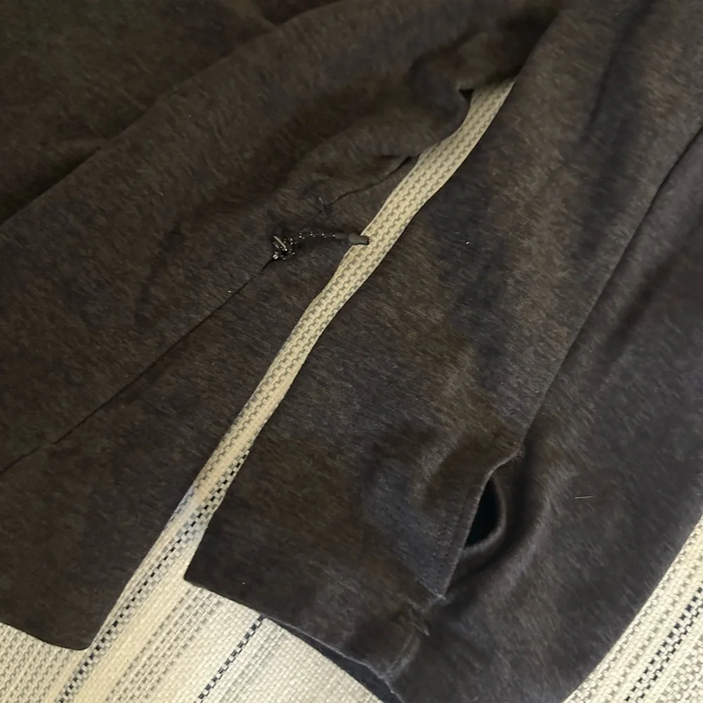Men’s Lulu Quarter Zip-size L but tags removed -like new condition - Picture 7 of 9
